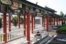 大理大學(xué)_圖書館長(zhǎng)廊