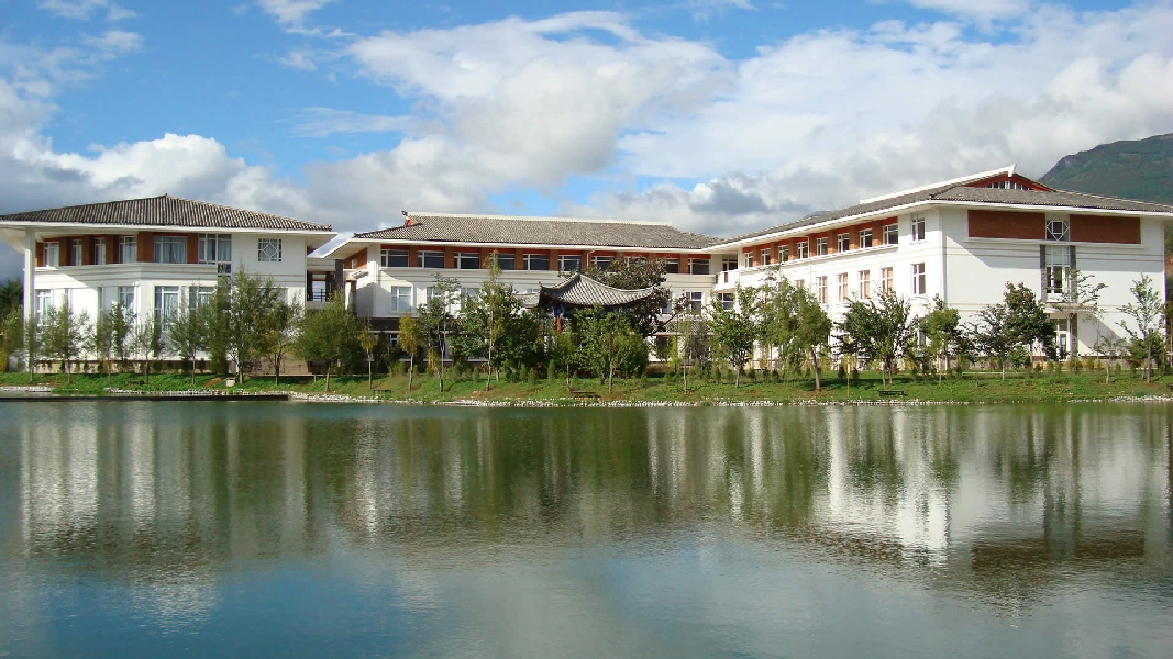 云南大學(xué)旅游文化學(xué)院&mdash;&mdash;暮色