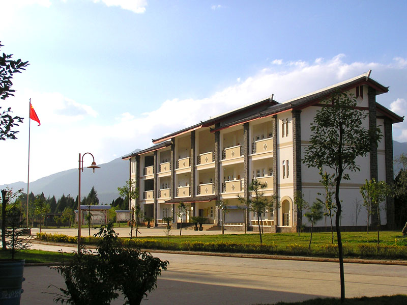 云南大學(xué)旅游文化學(xué)院&mdash;&mdash;校園景觀圖(教學(xué)樓)