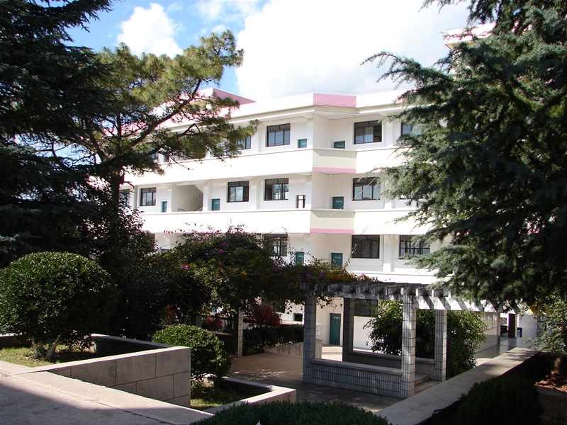 楚雄醫(yī)藥高等?？茖W(xué)校_校園風(fēng)光