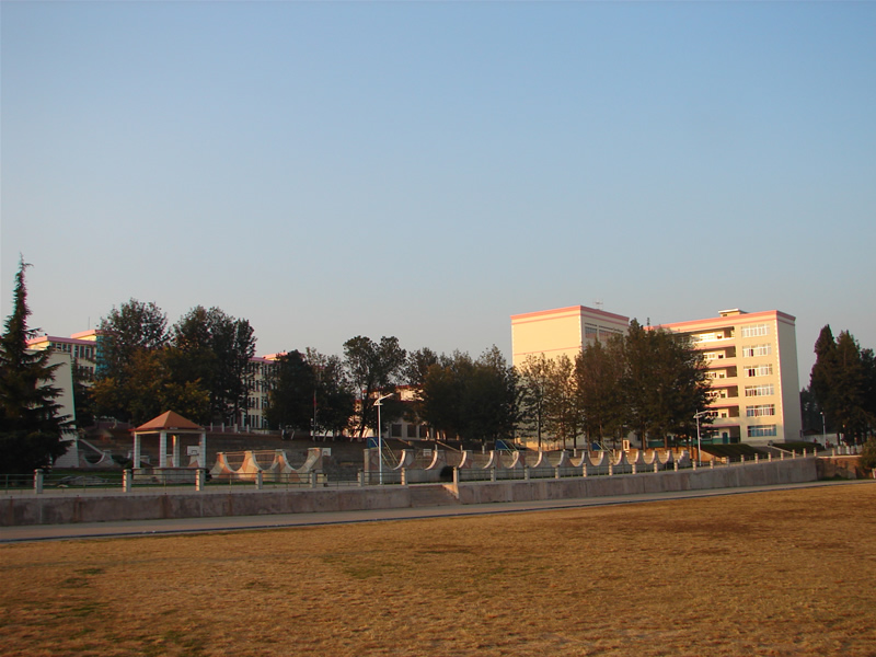 楚雄醫(yī)藥高等?？茖W(xué)校_校園風(fēng)光