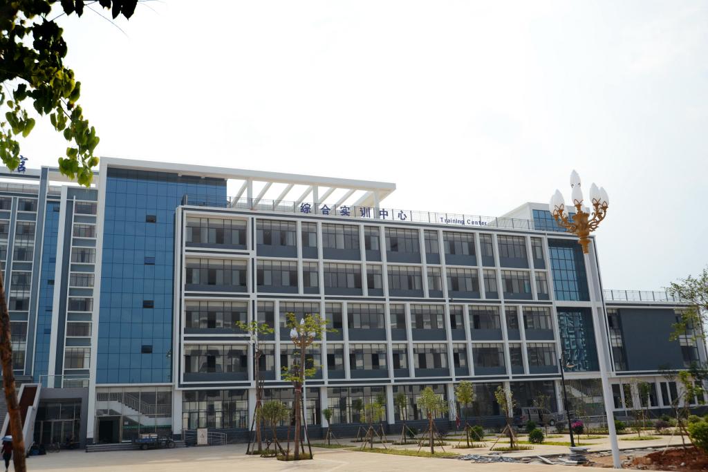 紅河衛(wèi)生職業(yè)學(xué)院&mdash;&mdash;綜合實(shí)訓(xùn)樓