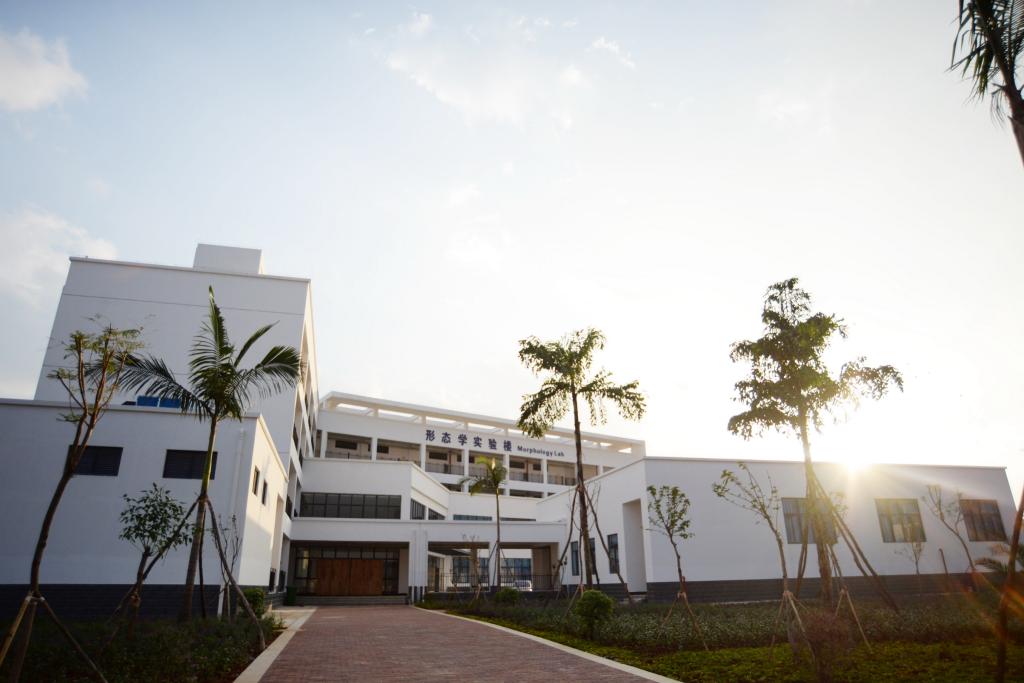 紅河衛(wèi)生職業(yè)學(xué)院&mdash;&mdash;形態(tài)學(xué)實(shí)驗(yàn)樓